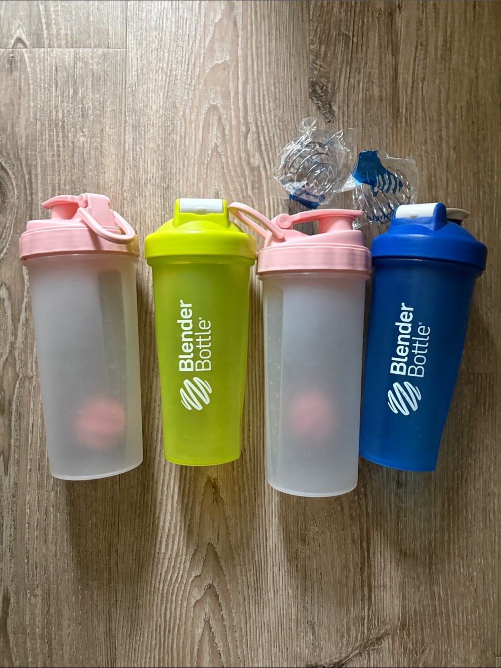 4 Classic Shaker Bottle Blender Bottle